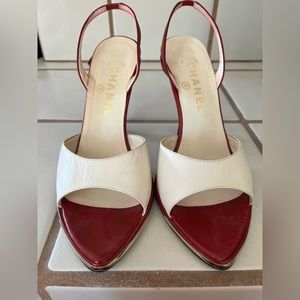 Used AUTHENTIC CHANEL heel